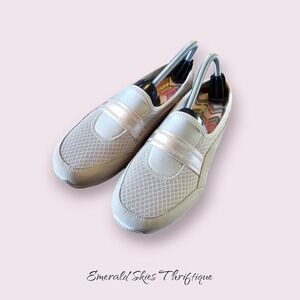 Sketchers Women's Conversation Sneakers
